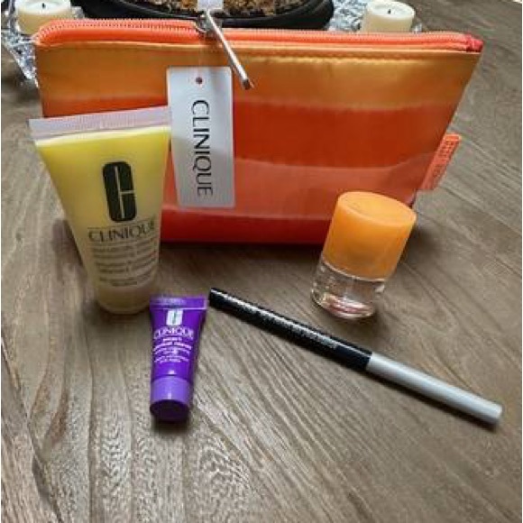 Clinique Other - Clinique MakeUp Bag and Goodies